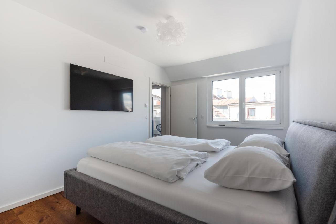 Stylisches Apartment In Zentraler Gruenruhelage Mit Garagenplatz เวียนนา ภายนอก รูปภาพ